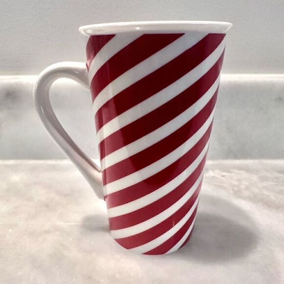 Starbucks 2019 Candy Cane Striped Logo Ceramic Coffee Mug Red White Size 16oz - Picture 2 of 3